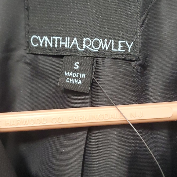 Blazer - Picture 2 of 2